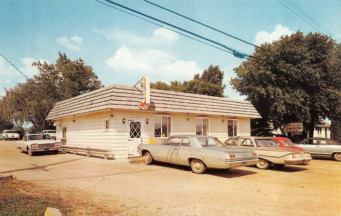 Davison Michigan Mi Joneseys Drive Inmatt Dubie Roadside Genesee Co Postcard (newer photo)